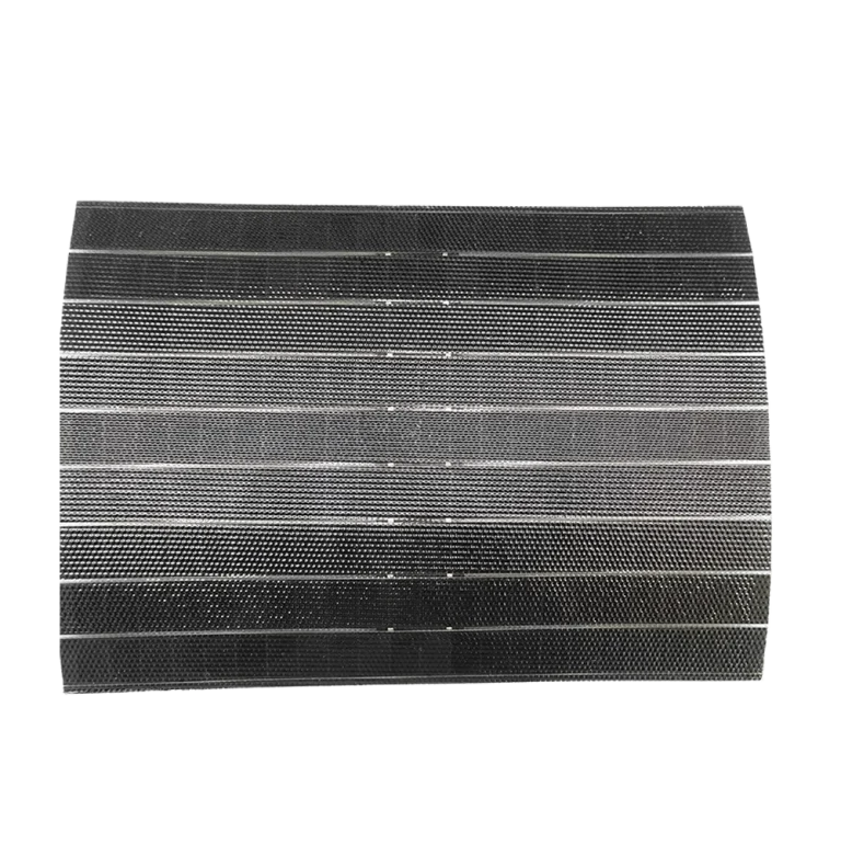 架空型输电线检测设备弧形太阳能板